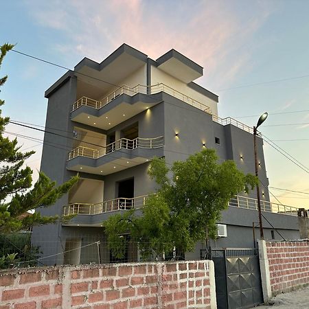 Mico'S Apartments Vlorë Exteriör bild