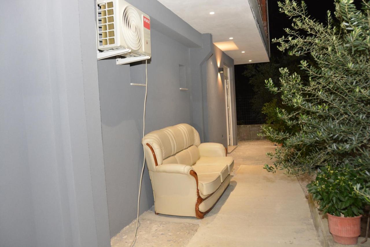 Mico'S Apartments Vlorë Exteriör bild