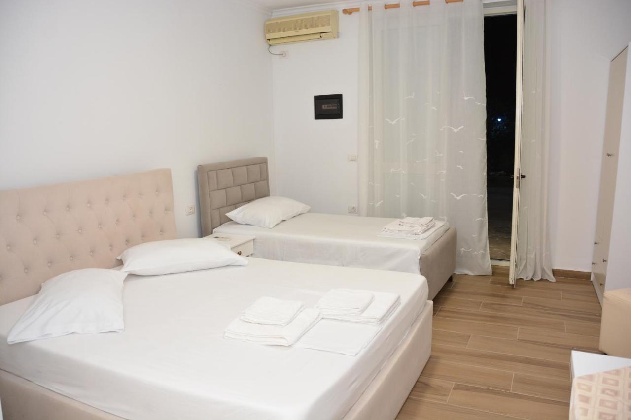 Mico'S Apartments Vlorë Exteriör bild